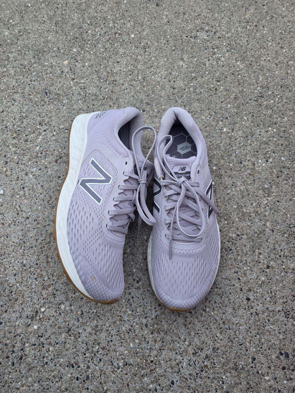 New Balance Women's Lavender Sneaker Women Size 8.5 - Picture 2 of 12